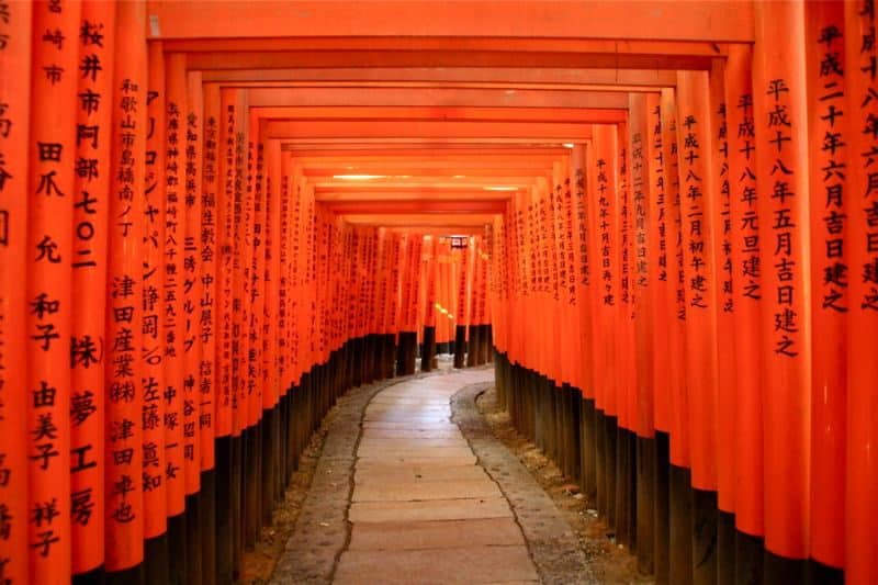 Fushimi_inari_shrine - Japan with Kids