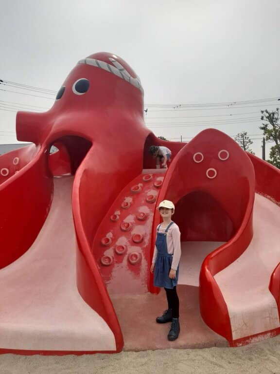 THE OCTOPUS PLAYGROUND, NEAR SHINAGAWA