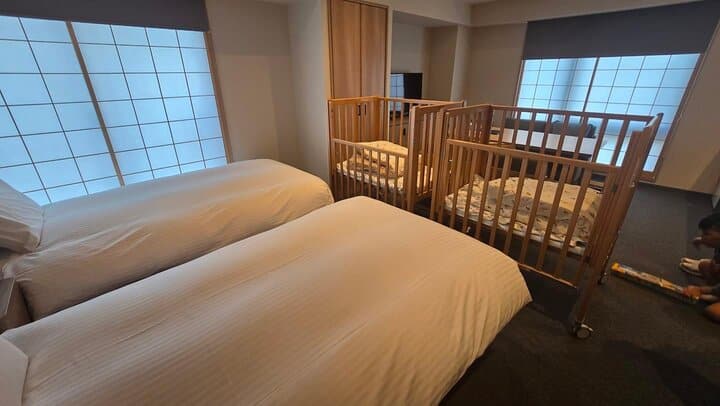 HOTELS WITH COTS / CRIBS IN JAPAN